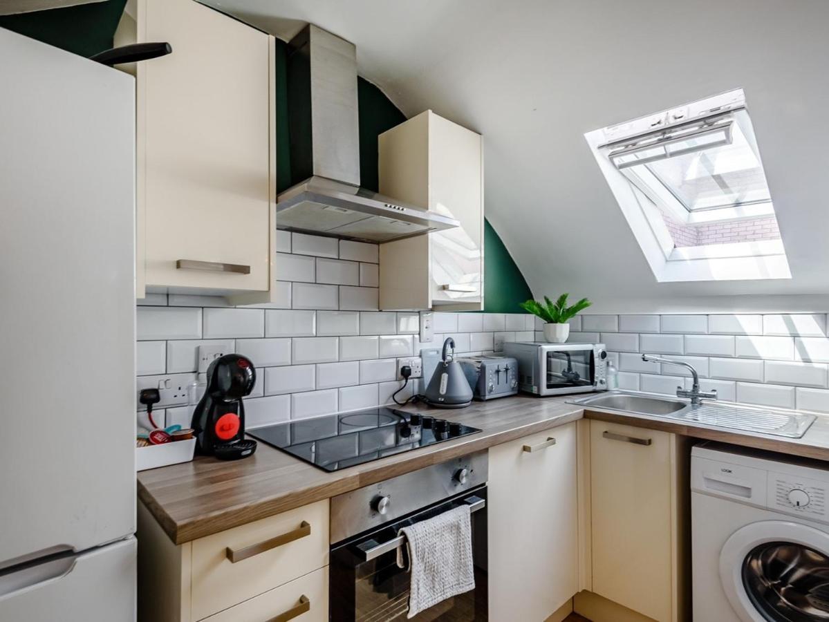 Modern Apartment In Central 링컨 외부 사진