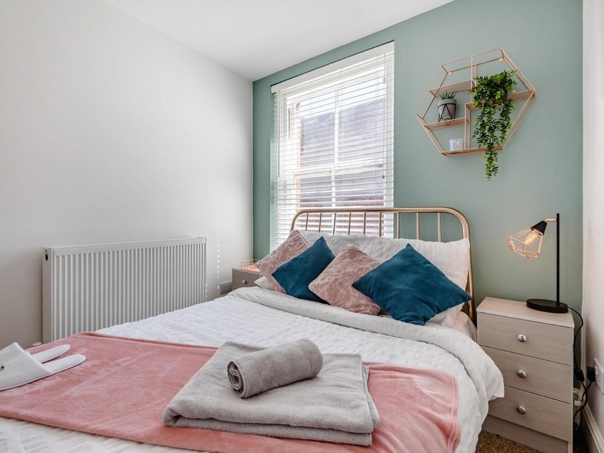 Modern Apartment In Central 링컨 외부 사진